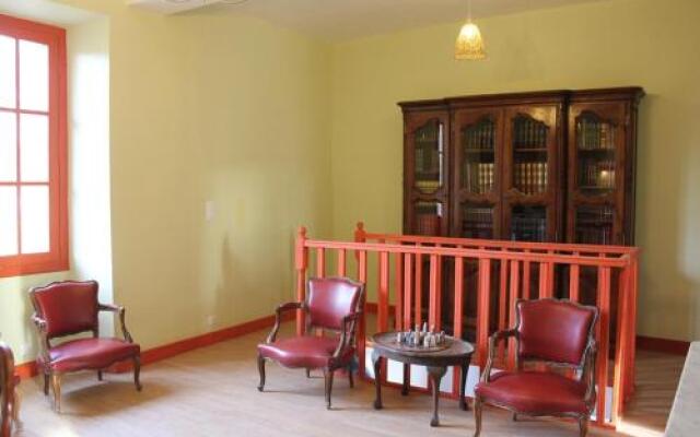 Homestay Château De Saint-Maixant