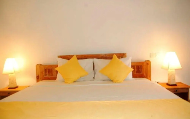 RedDoorz near Batubelig Beach