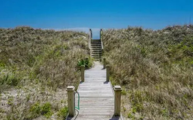 Sandy Bottoms by RedAwning