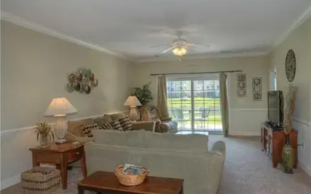 Magnolia Pointe 101-4811 Condo