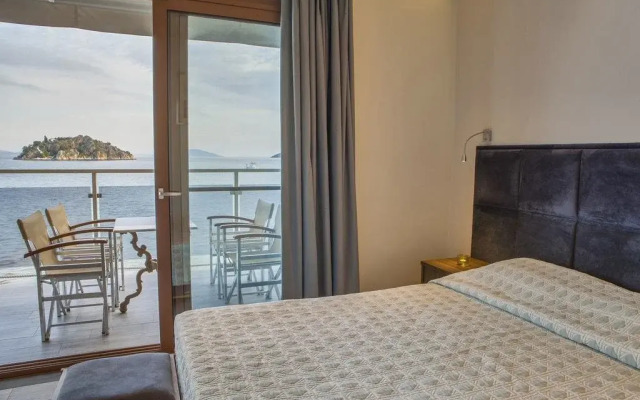 Mari Hotel & Maisonettes
