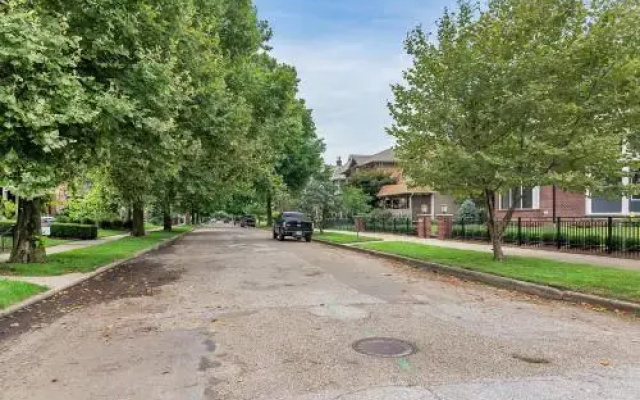 Home Away From Home, Fully-Equipped, 5min Downtown