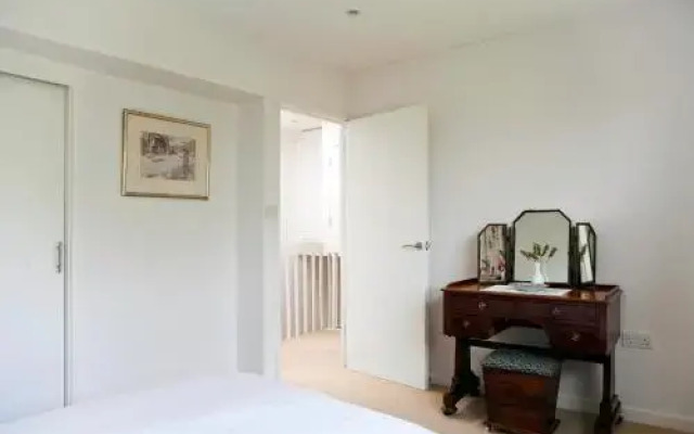 3 Bed House - Putney