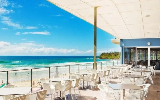 Coolum Waves Pet Friendly Holiday House