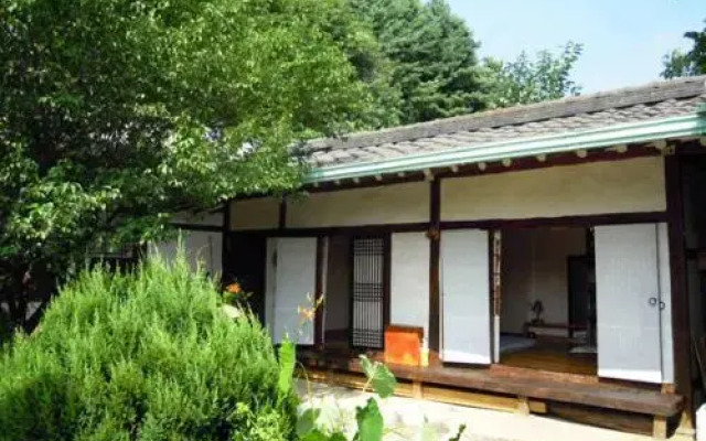 Hwajeong Hanok Bed and Breakfast