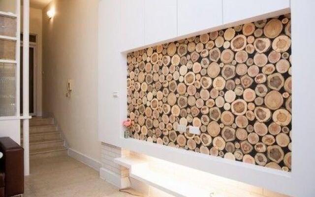 Green Light Nanping Hall 1