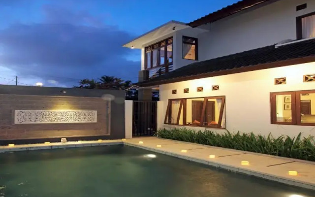 Amaryllis Junjungan Villa