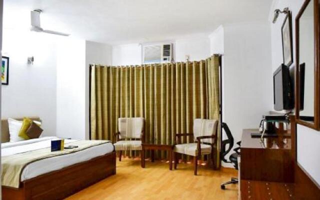 Laurent & Benon Urban Courtyard - DLF Phase 2