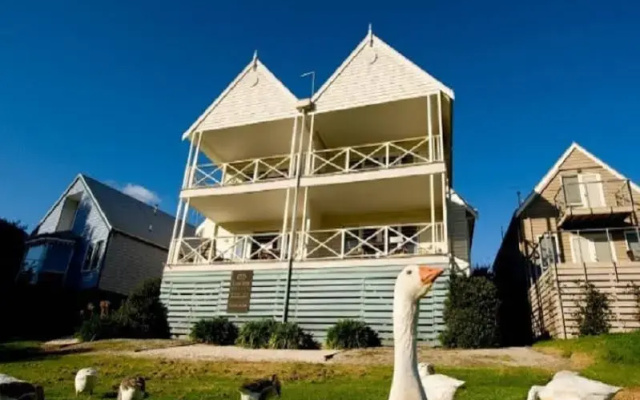Lakeside Suites 3