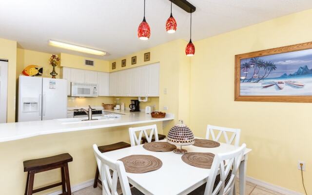 Island Princess 202: Impressive Beachfront Condo, WIFI, BEACH SVC, KEYLESS