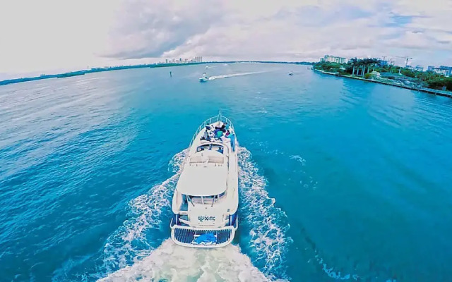 Luxurious Waterfront Villa W/Heated Saltwater Pool