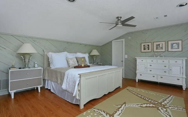Seaview Hideaway