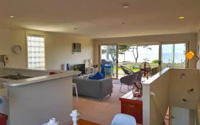 The Esplanade Holiday Home