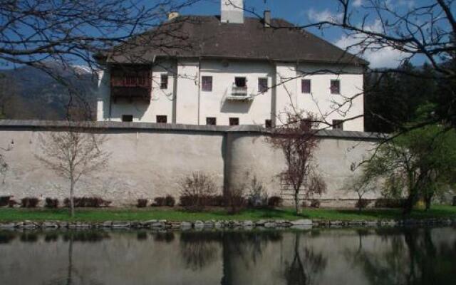 Ferienwohnung Schloss Dornbach