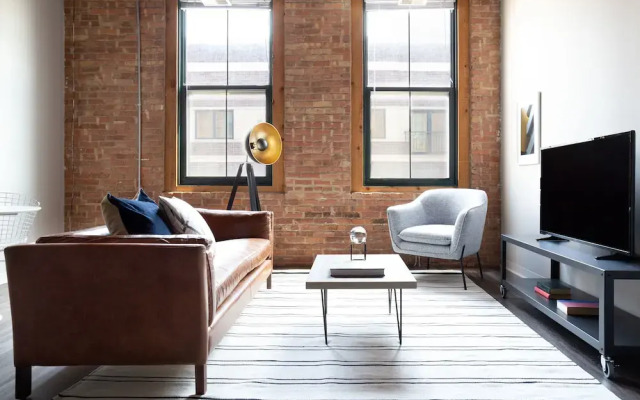 Bright South Loop Suites by Sonder
