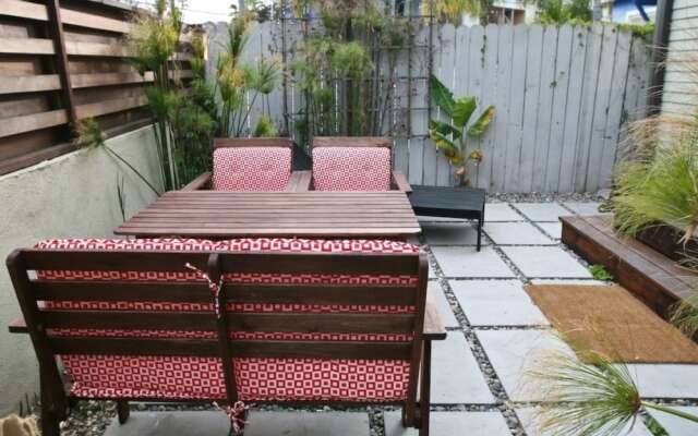 VE Venice Suite A by RedAwning