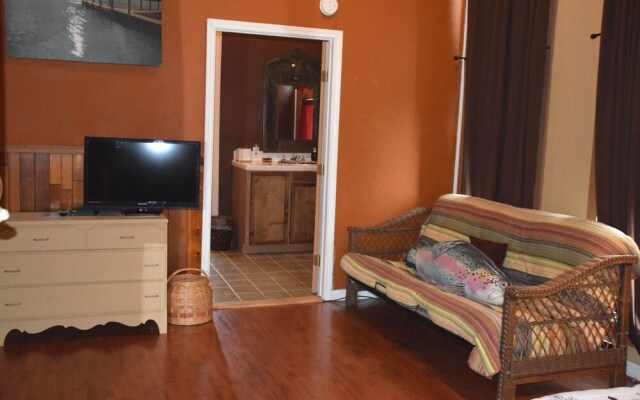 Pelican House by RedAwning