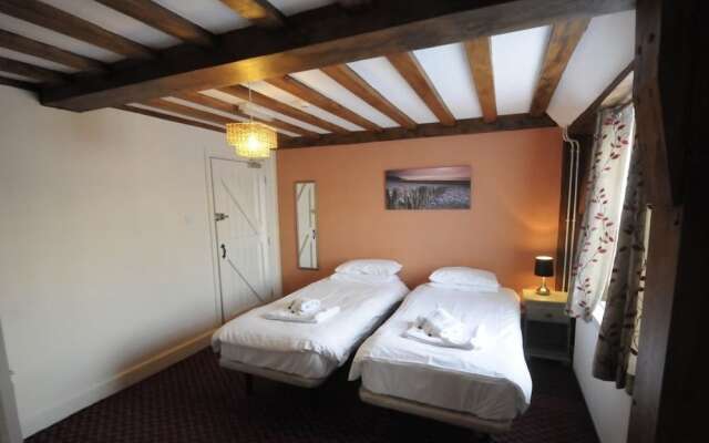 Royal Oak Hotel