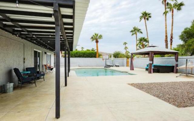 2702 E Cheryl Dr Home