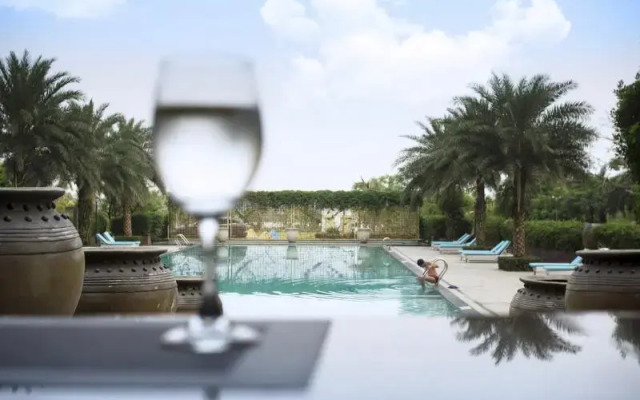 Days Hotel & Suites Da Peng Hainan