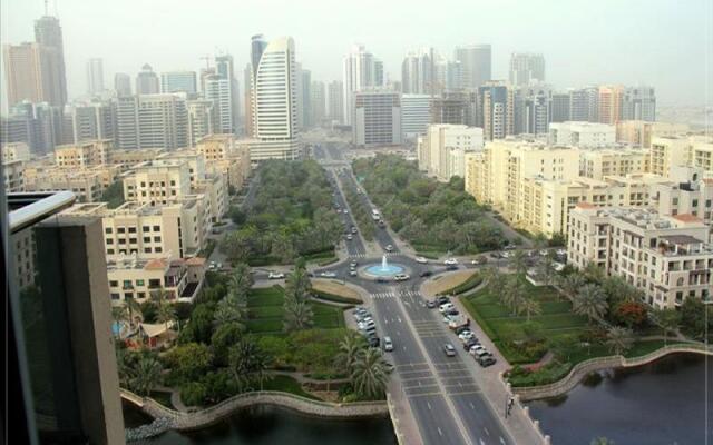 Dubai Apartments - The Greens - Golf Tower