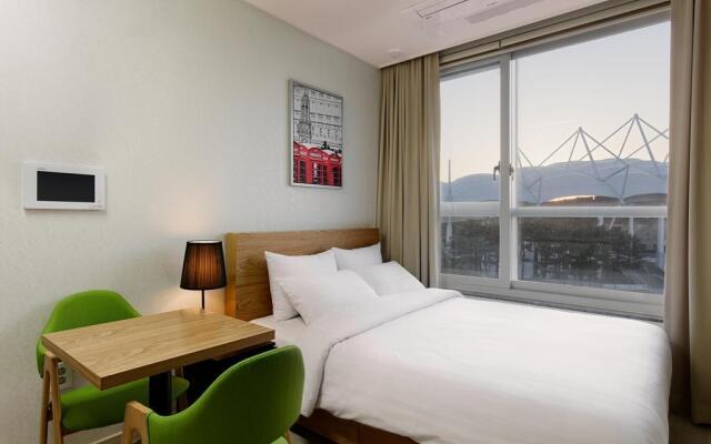 Residence-Hi (Serviced Apartment)?