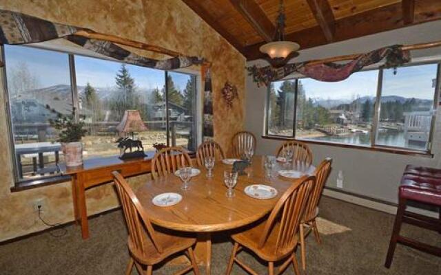 Slalom Court Holiday home