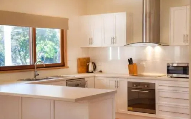 Growlers Creek Lodge
