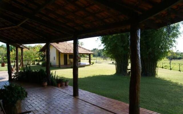 Pousada Canto do Bambu