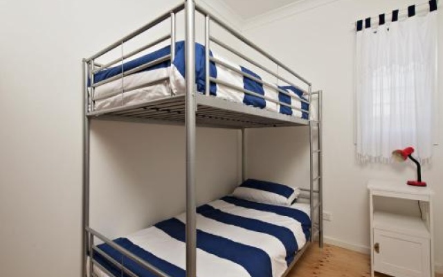 Short Street, 4, The Beach Cottage – Guest Rooms – Fingal Bay