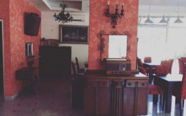 Guest House West Gate