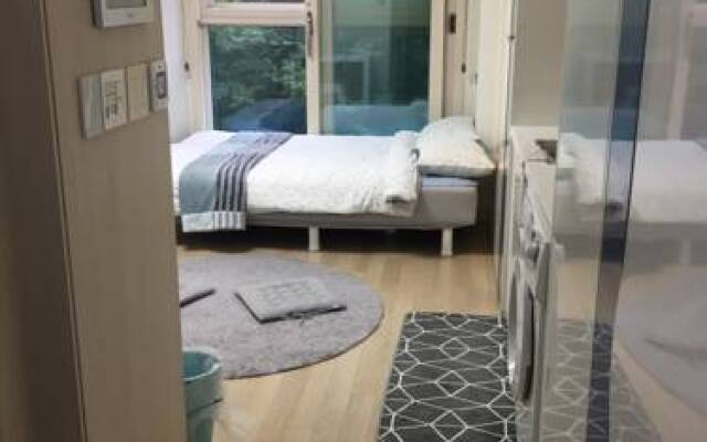 Nicole. W Apartment 1