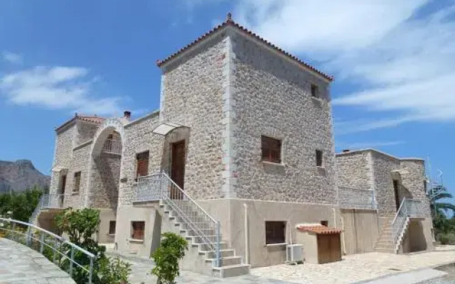 Karantonis House