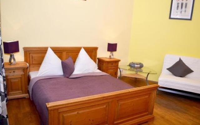 Modern Cozy Apartment by Ruterra