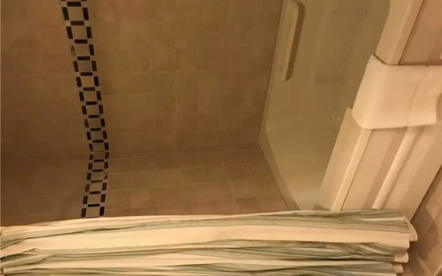 Mountainback #48, Corner Unit - 2 Br Condo