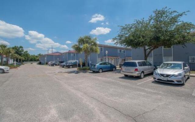 Oak Shores-Oak Shores Studio 22