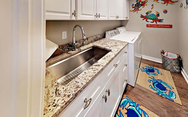 Selleck Condo by RedAwning