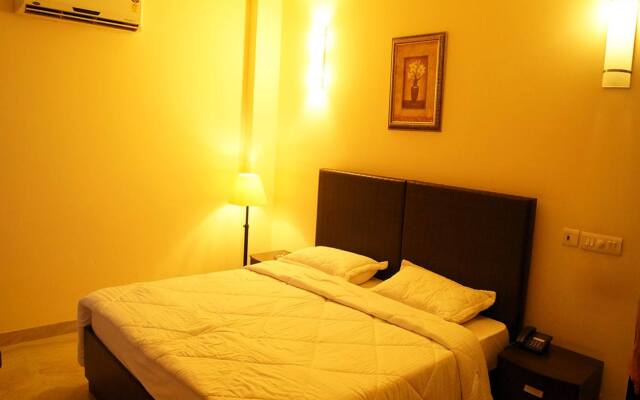 OYO Premium Golf Course Road