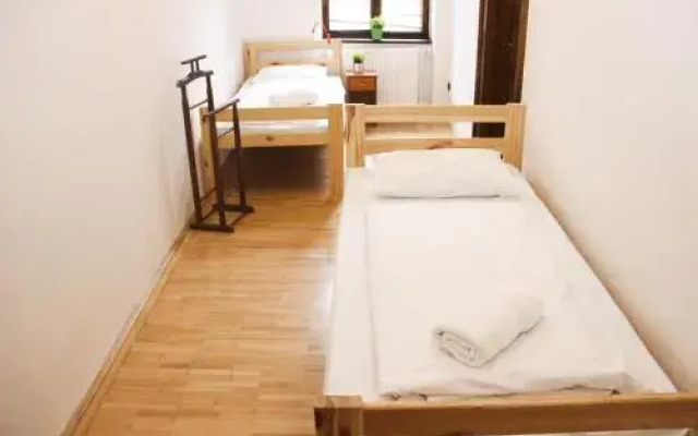 Walking Bed Budapest Hostel