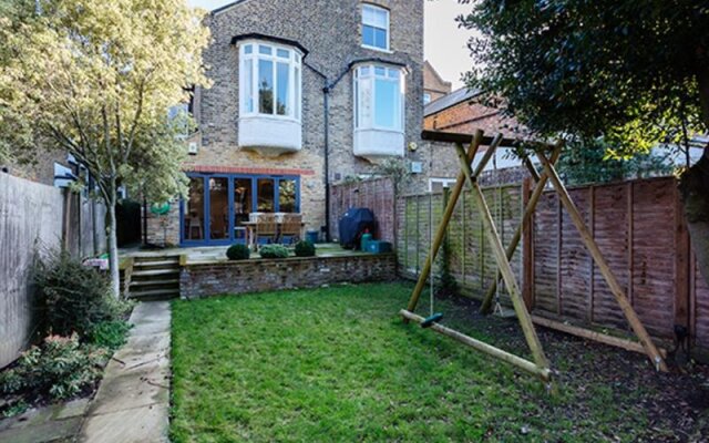 Veeve 3 Bed Family Home With Garden Thorney Hedge Road Chiswick