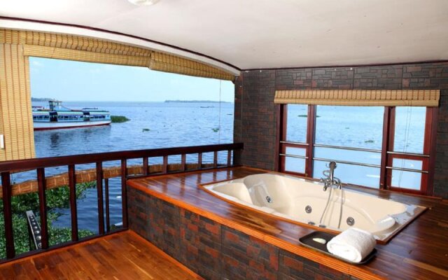 Grand Nirvana Super Luxury House Boat