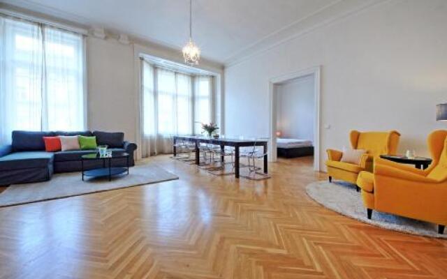 Louvre Loft Apartment