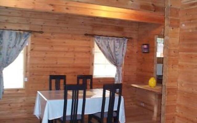 Cottage Mogi Log House