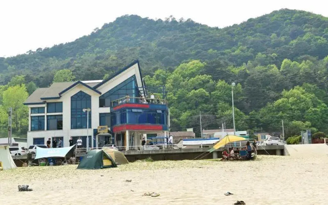 Second Lounge Guesthouse