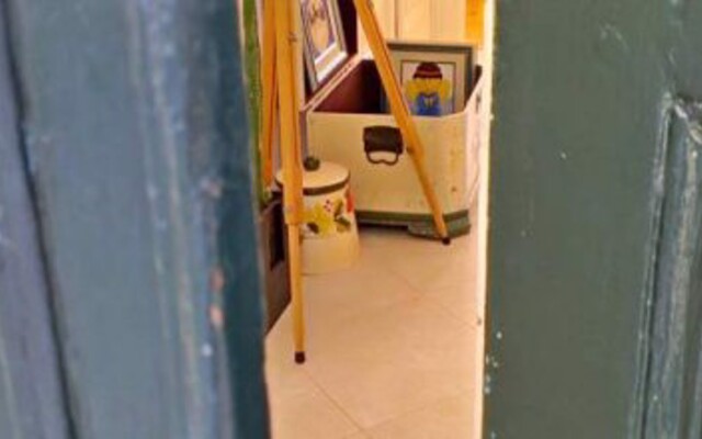 Old Dinka Studio Apartment