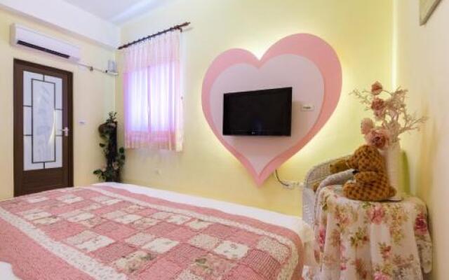Elisa House