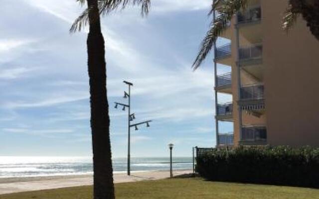Pineda Beach / Solpins