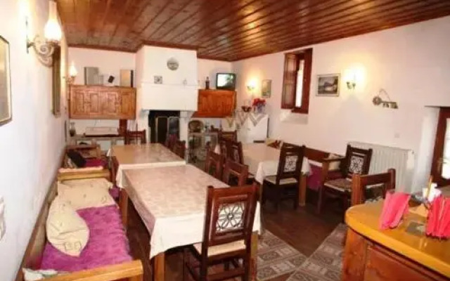 Astraka Guesthouse I