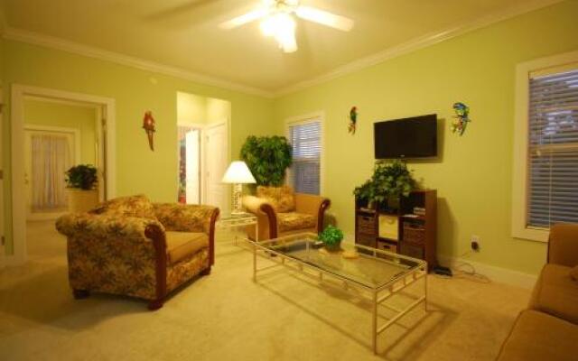 Parrot-Dise 13AU - 1 Br Condo