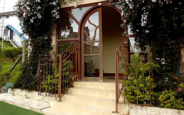 Cedaar Wood Hill Hotel